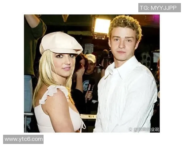 布兰妮与足球明星的浪漫故事揭秘及其背后的情感纠葛