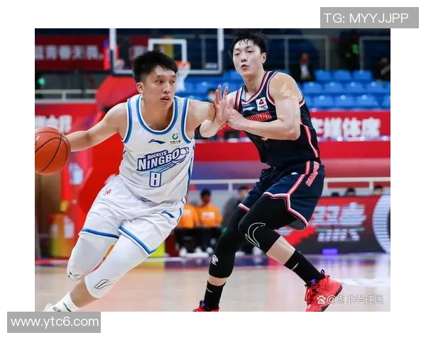 上海足球队强势领跑联赛积分榜以59分稳居第一名 上海足球队强势领跑联赛积分榜以59分稳居第一名