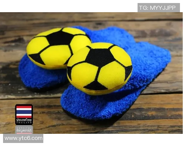 如何在拖鞋上创作足球明星的艺术作品与技巧分享